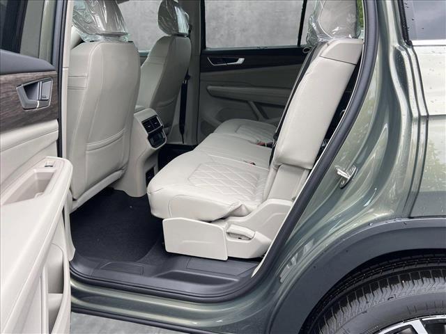 new 2025 Volkswagen Atlas car, priced at $54,196