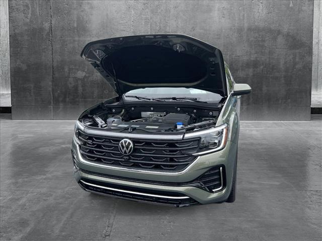 new 2025 Volkswagen Atlas car, priced at $54,196