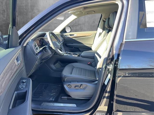 new 2025 Volkswagen Atlas car, priced at $47,259