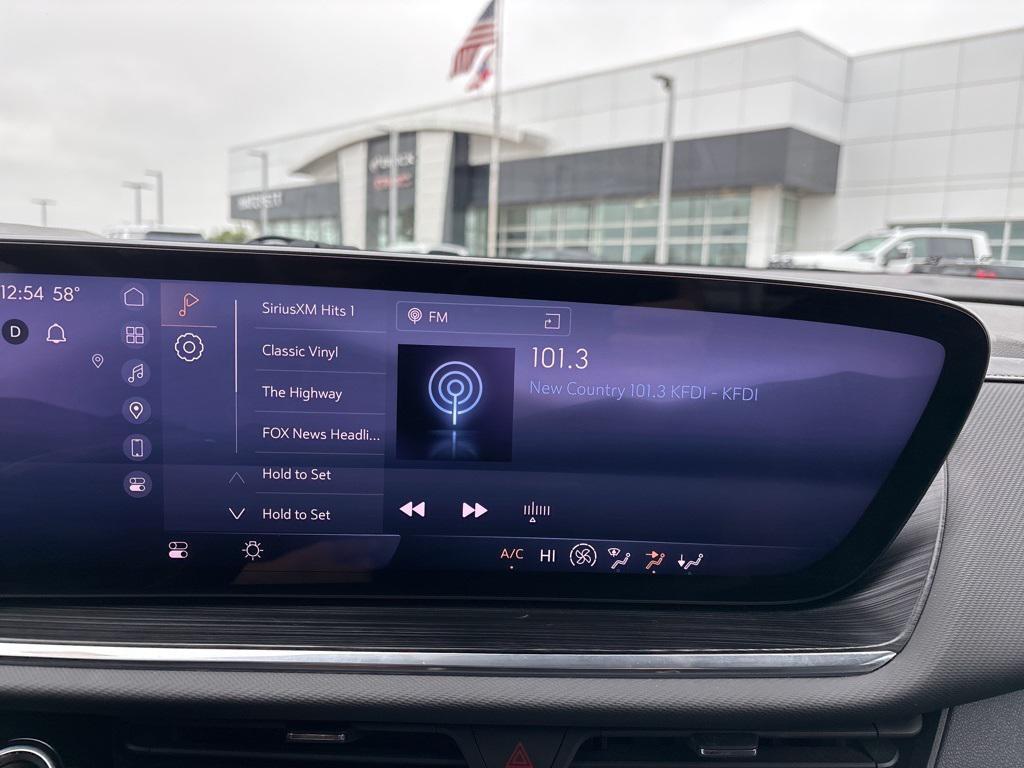 used 2024 Buick Envision car, priced at $30,674