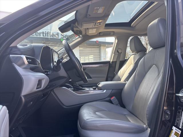used 2020 Toyota Highlander car, priced at $31,866