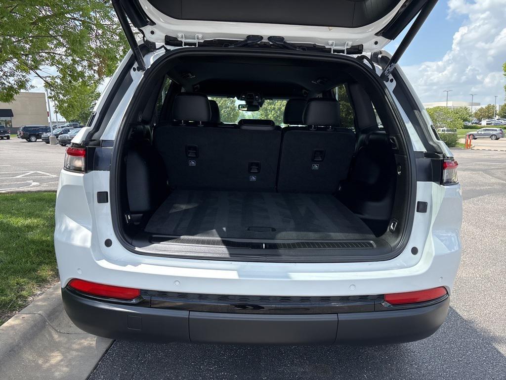 used 2023 Jeep Grand Cherokee car, priced at $35,977