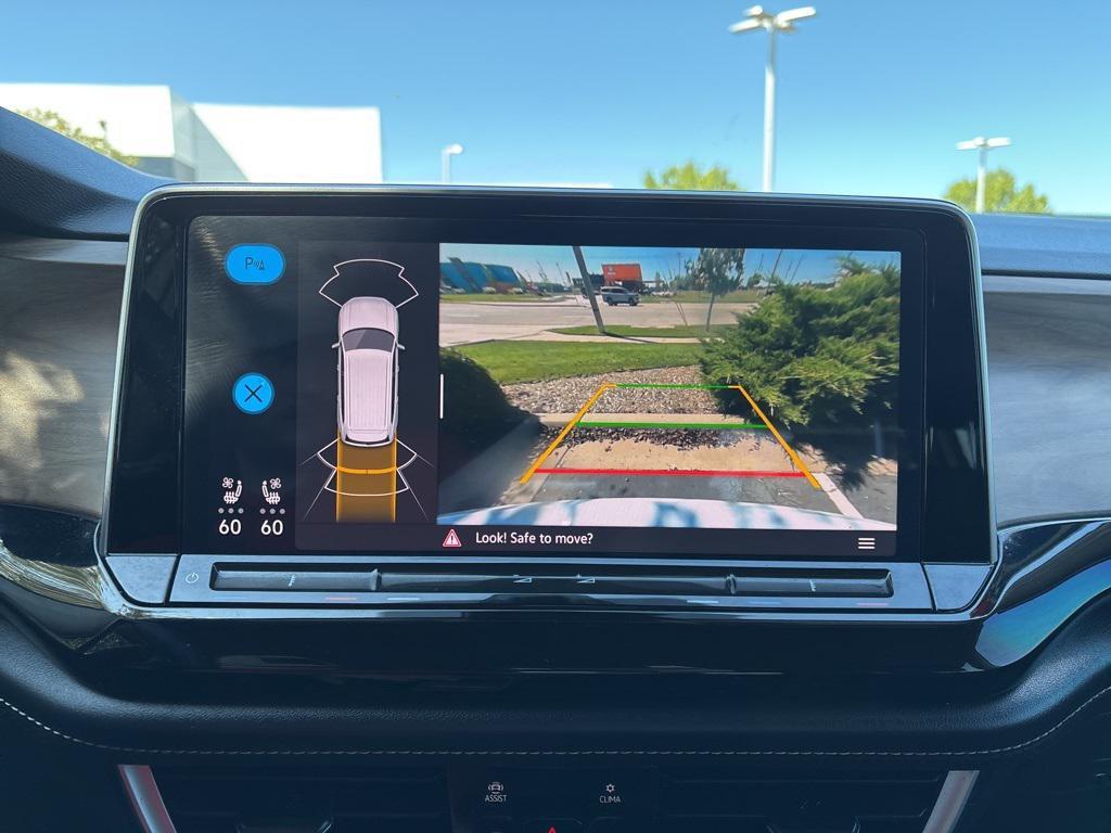 used 2024 Volkswagen Atlas car, priced at $25,887