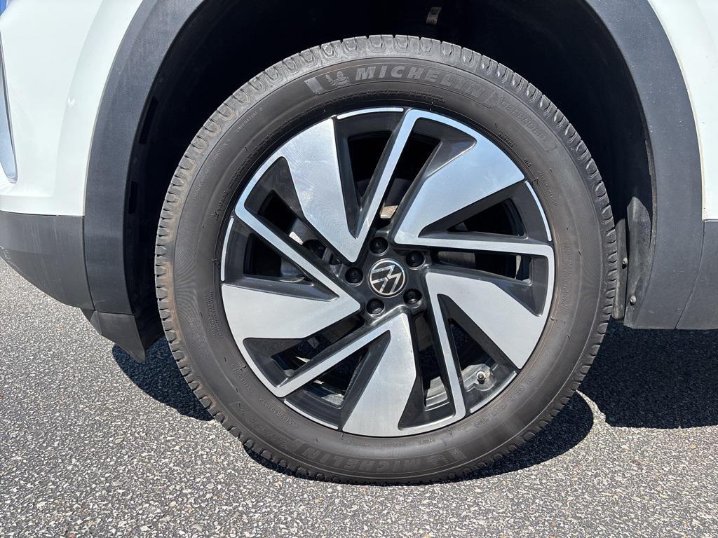 used 2024 Volkswagen Atlas car, priced at $25,887