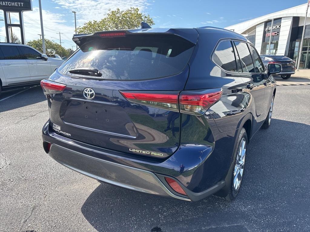 used 2021 Toyota Highlander car, priced at $28,973