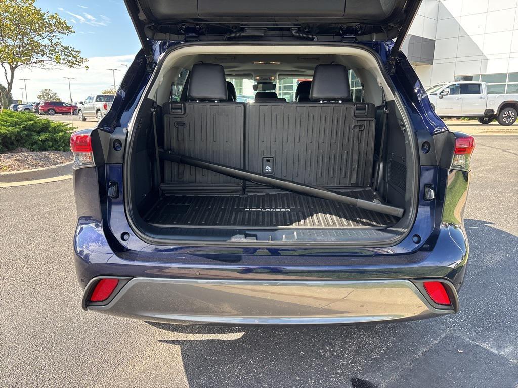 used 2021 Toyota Highlander car, priced at $28,973