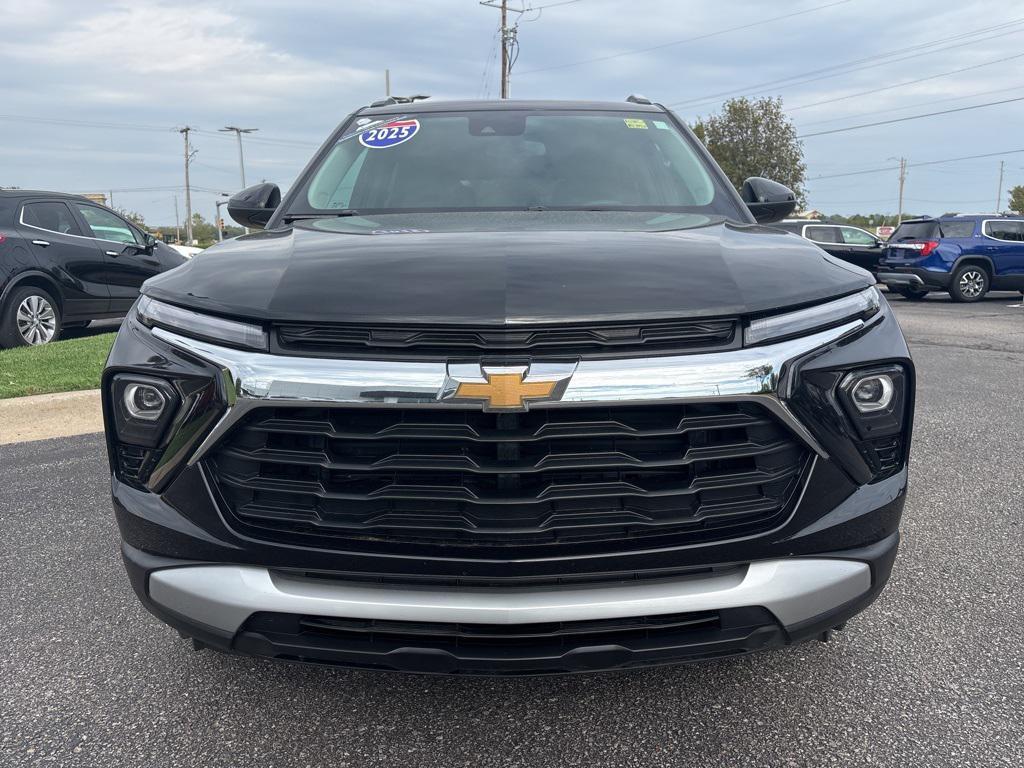 used 2025 Chevrolet TrailBlazer car, priced at $27,386