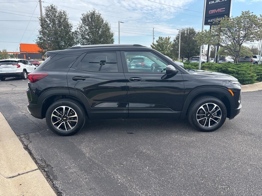 used 2025 Chevrolet TrailBlazer car, priced at $27,386