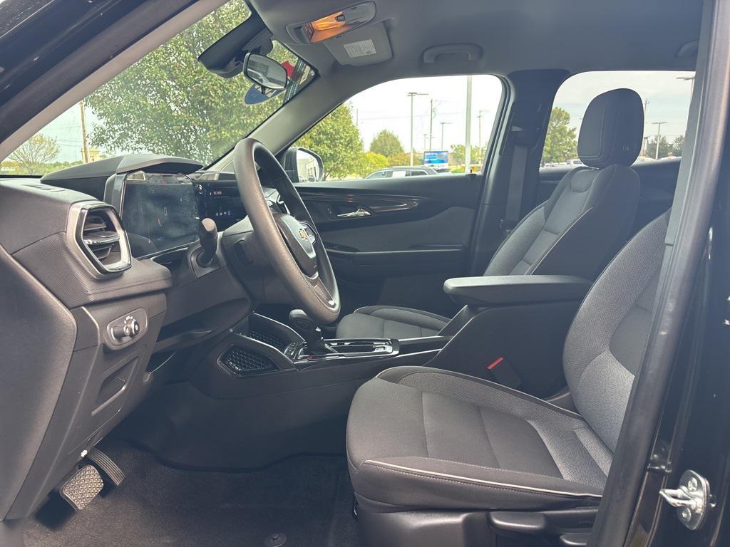 used 2025 Chevrolet TrailBlazer car, priced at $27,386