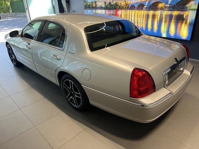 used 2003 Lincoln Town Car car, priced at $6,491
