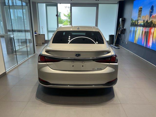 used 2020 Lexus ES 300h car, priced at $27,991