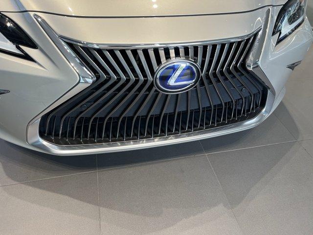 used 2020 Lexus ES 300h car, priced at $27,991