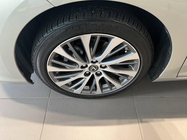 used 2020 Lexus ES 300h car, priced at $27,991