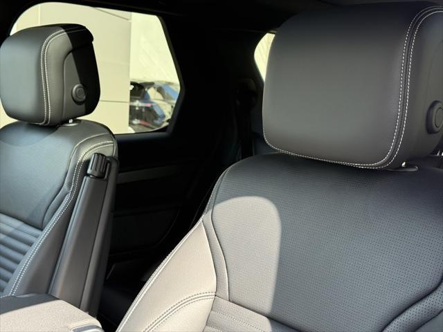 new 2025 Land Rover Discovery car, priced at $75,168