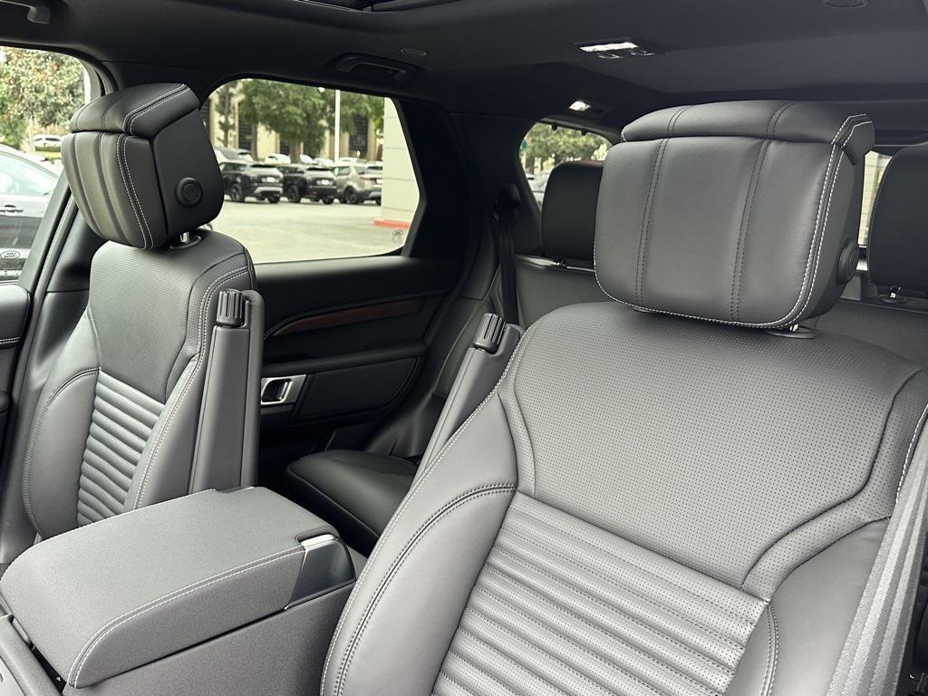 new 2025 Land Rover Discovery car, priced at $81,718