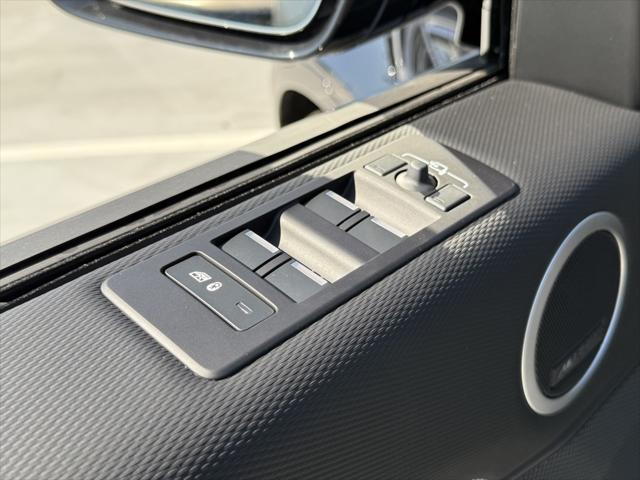 new 2025 Land Rover Discovery car, priced at $76,818