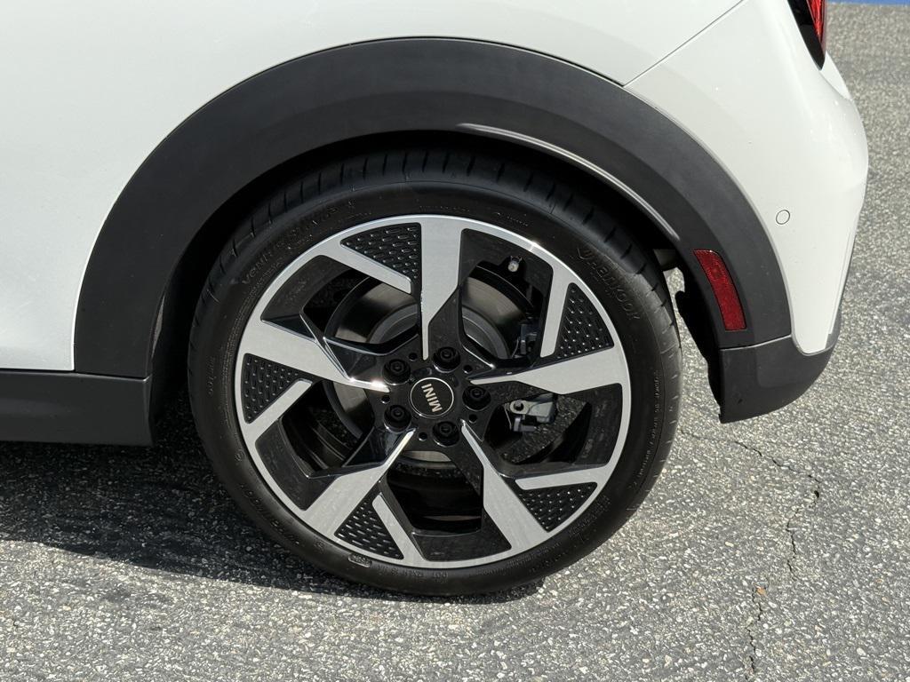 used 2025 MINI Hardtop car, priced at $29,972