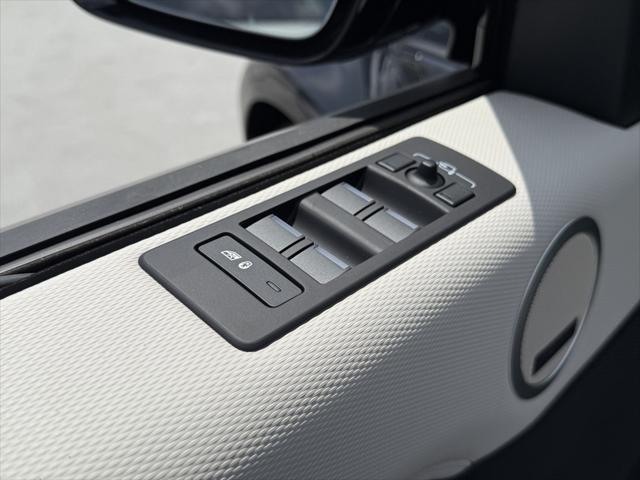 new 2025 Land Rover Discovery car, priced at $75,775