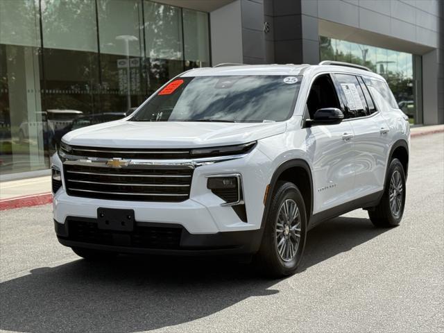 used 2025 Chevrolet Traverse car, priced at $38,999