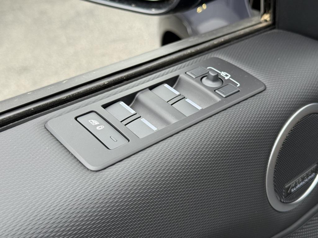used 2024 Land Rover Discovery car, priced at $58,798