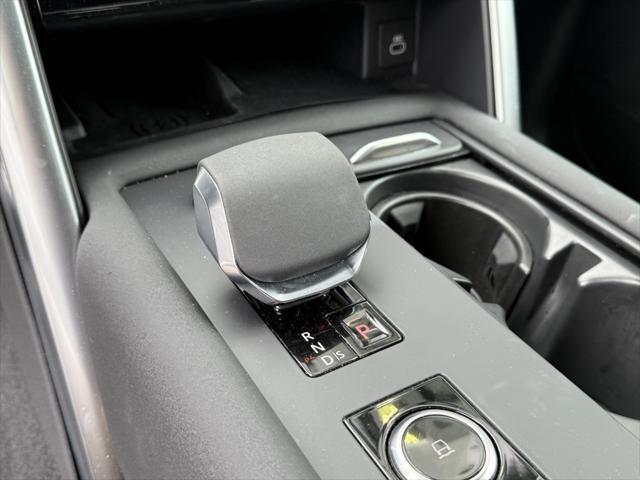 used 2024 Land Rover Discovery car, priced at $61,996