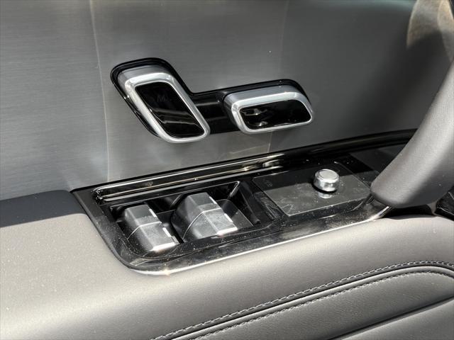 new 2025 Land Rover Range Rover Sport car, priced at $92,865