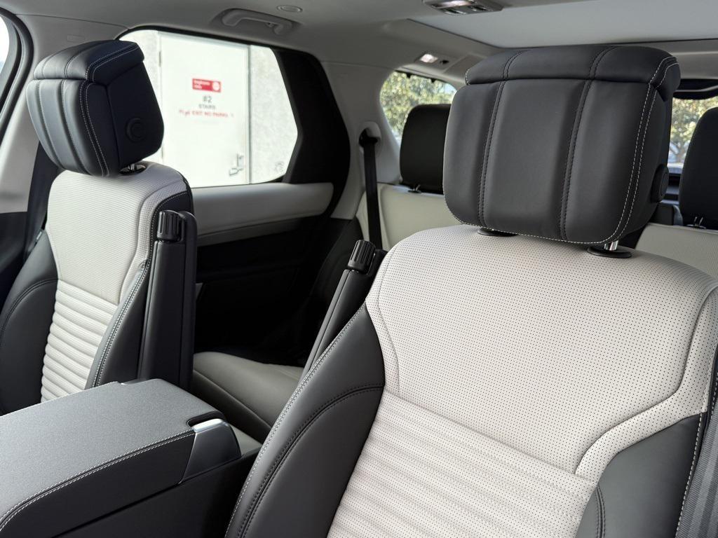 new 2025 Land Rover Discovery car, priced at $79,093
