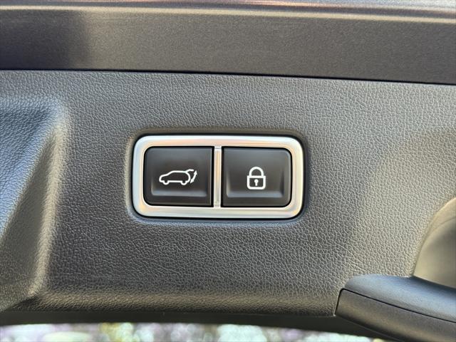 used 2023 Kia Sorento Plug-In Hybrid car, priced at $38,487