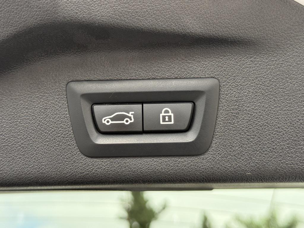 used 2023 BMW X7 car, priced at $59,388