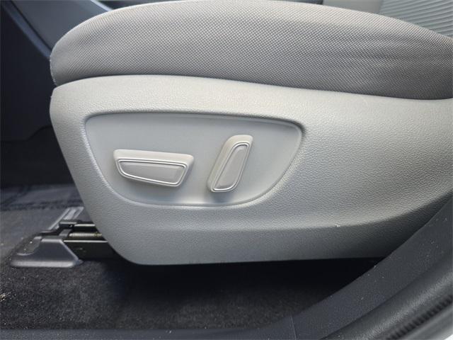 used 2020 Toyota Highlander car, priced at $27,447