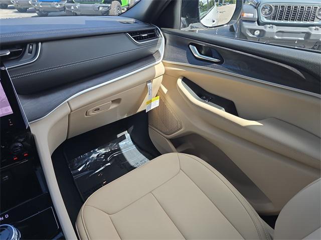 new 2025 Jeep Grand Cherokee L car, priced at $42,302