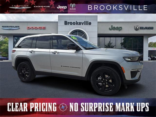 new 2025 Jeep Grand Cherokee car, priced at $40,966