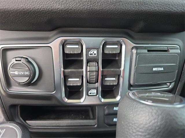 new 2025 Jeep Gladiator car, priced at $38,739