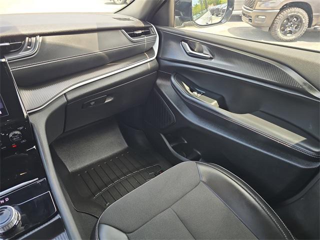 used 2024 Jeep Grand Cherokee car, priced at $39,995