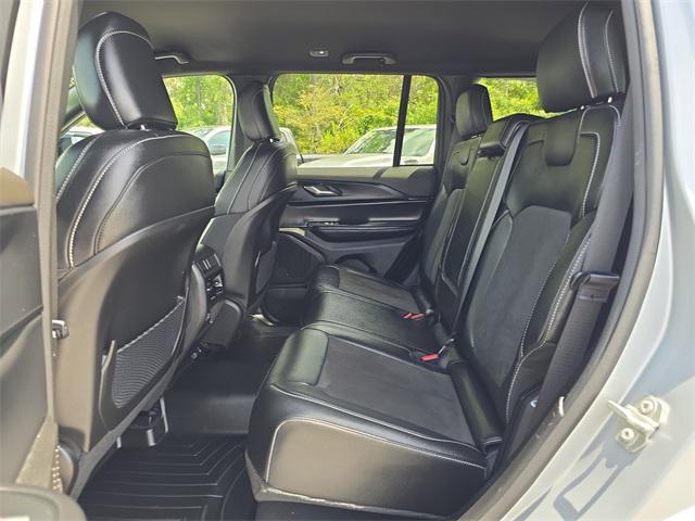 used 2024 Jeep Grand Cherokee car, priced at $39,995