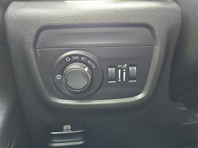 used 2024 Jeep Grand Cherokee car, priced at $39,995