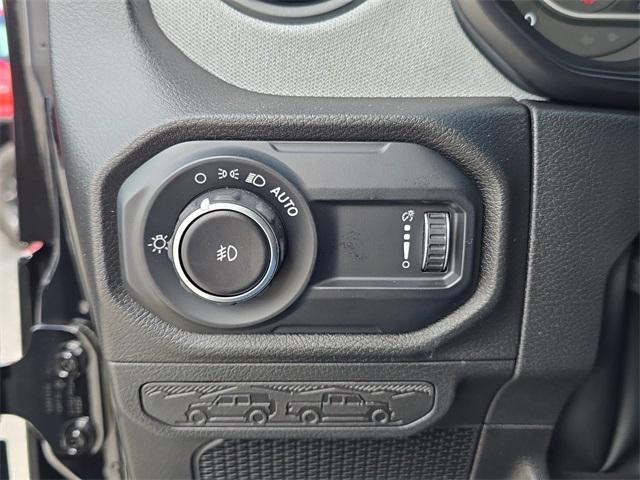 new 2025 Jeep Wrangler car, priced at $43,289