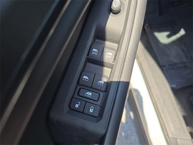 new 2025 Jeep Grand Cherokee car, priced at $40,098