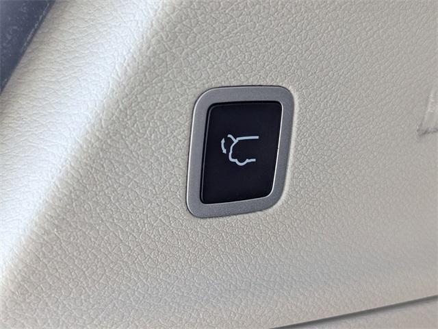 used 2022 Chrysler Pacifica car, priced at $23,668