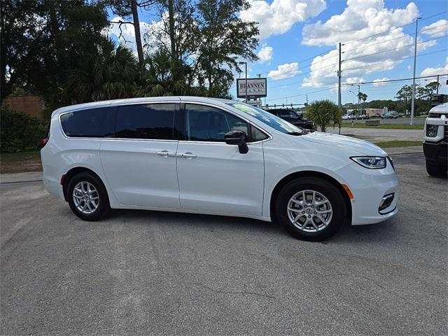 new 2024 Chrysler Pacifica car, priced at $38,945