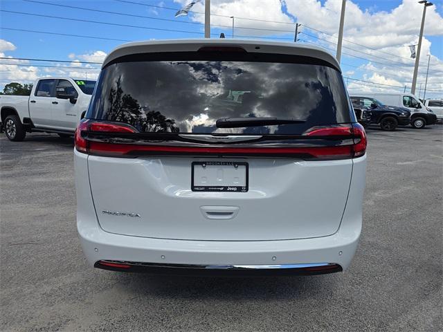 new 2024 Chrysler Pacifica car, priced at $38,945