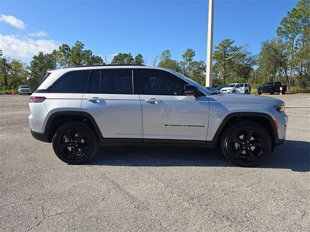 new 2025 Jeep Grand Cherokee car, priced at $38,374