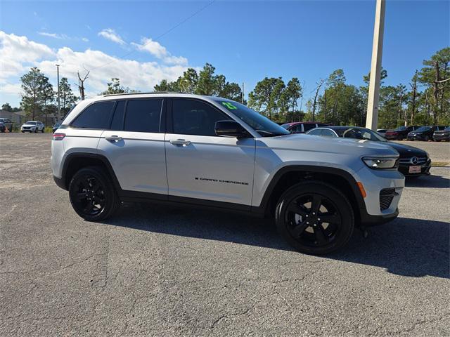 new 2025 Jeep Grand Cherokee car, priced at $38,374