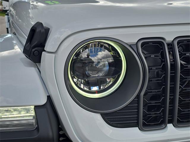 new 2025 Jeep Gladiator car, priced at $48,623