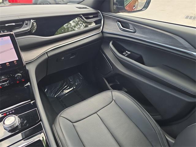 used 2024 Jeep Grand Cherokee car, priced at $43,090