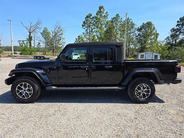 new 2024 Jeep Gladiator car, priced at $47,060