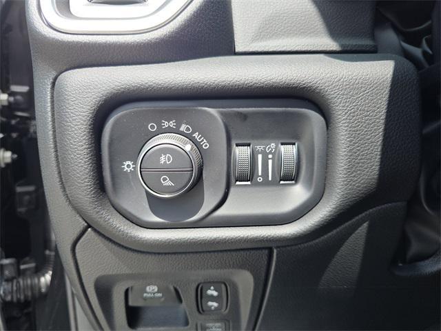 new 2025 Ram 1500 car, priced at $47,824
