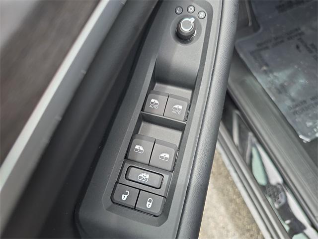 new 2025 Jeep Grand Cherokee L car, priced at $43,462