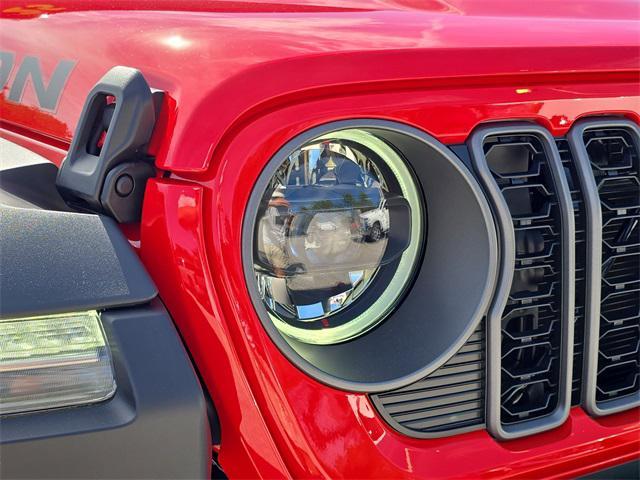 new 2025 Jeep Wrangler car, priced at $52,536
