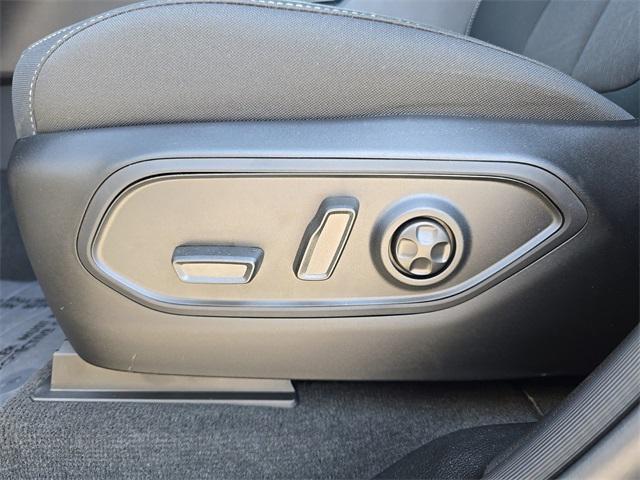 new 2025 Jeep Grand Cherokee car, priced at $40,022